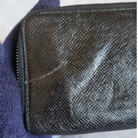 SOLD***Authentic LOUIS VUITTON Ardoise Taiga Zippy Vertical… - Picture 4 of 10